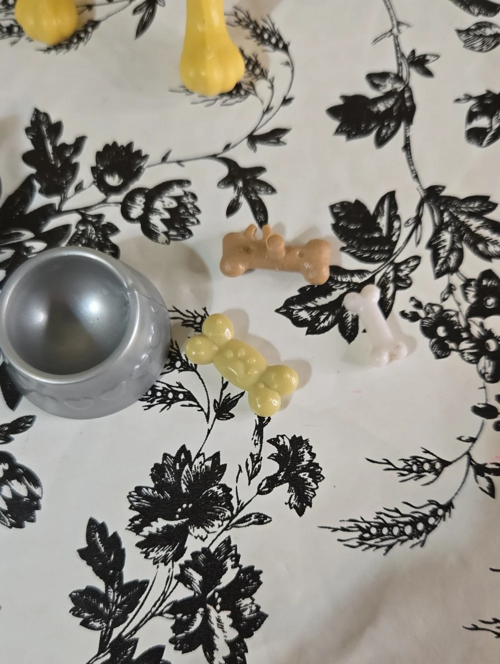 Yellow Plastic Toy Dog B81